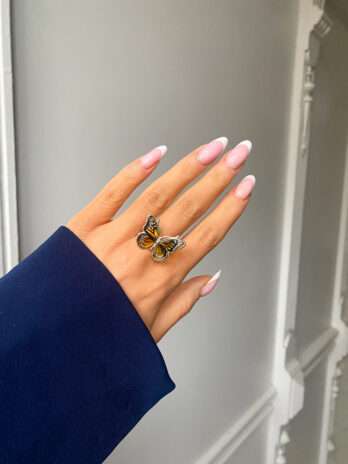 Pierścionek srebrny Motyl z bursztynem Glam Butterfly