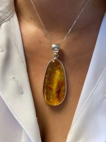 Wisior z bursztynem naturalnym