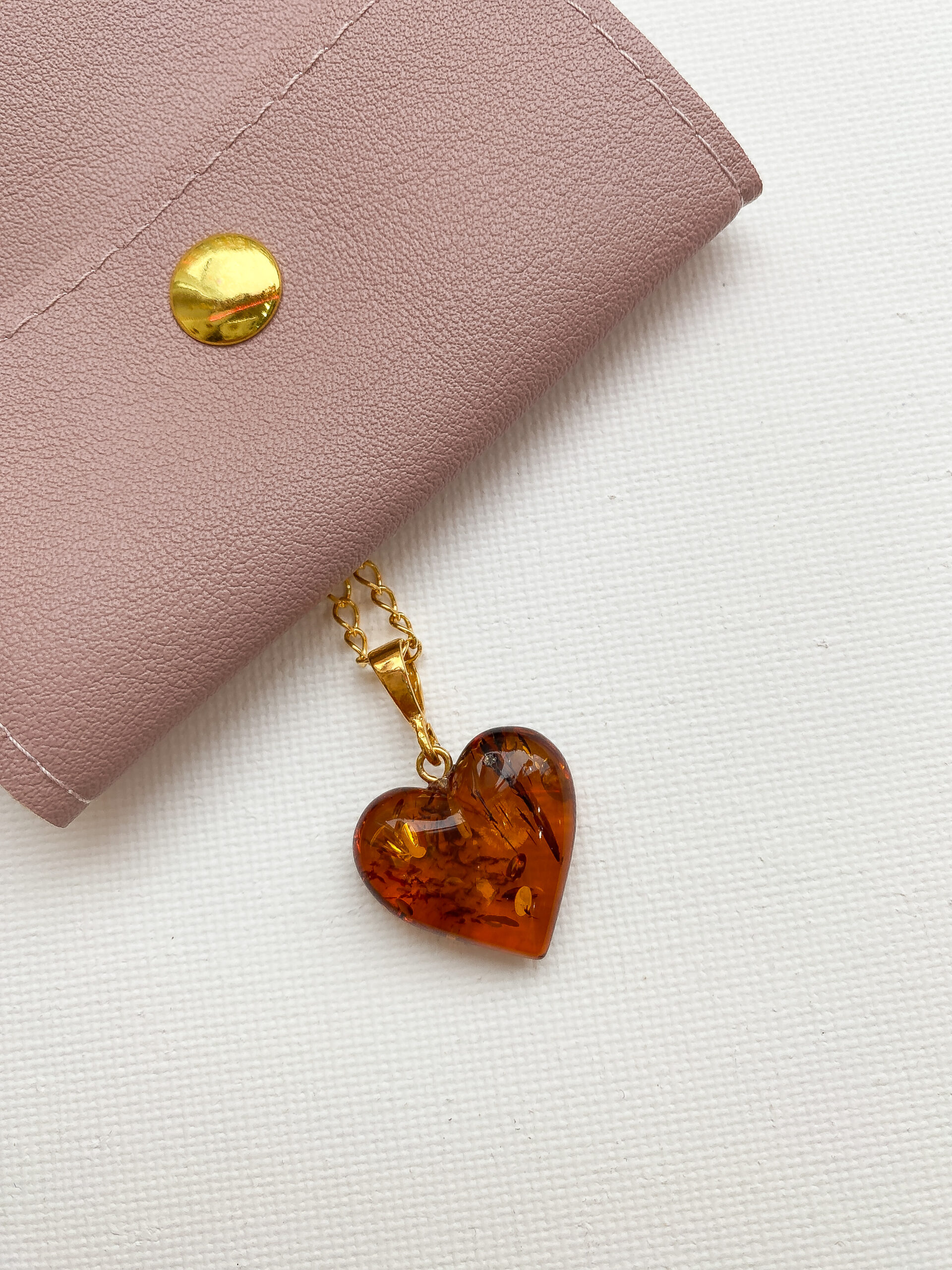 naszyjnik srebrny pozłacany serce z bursztynu