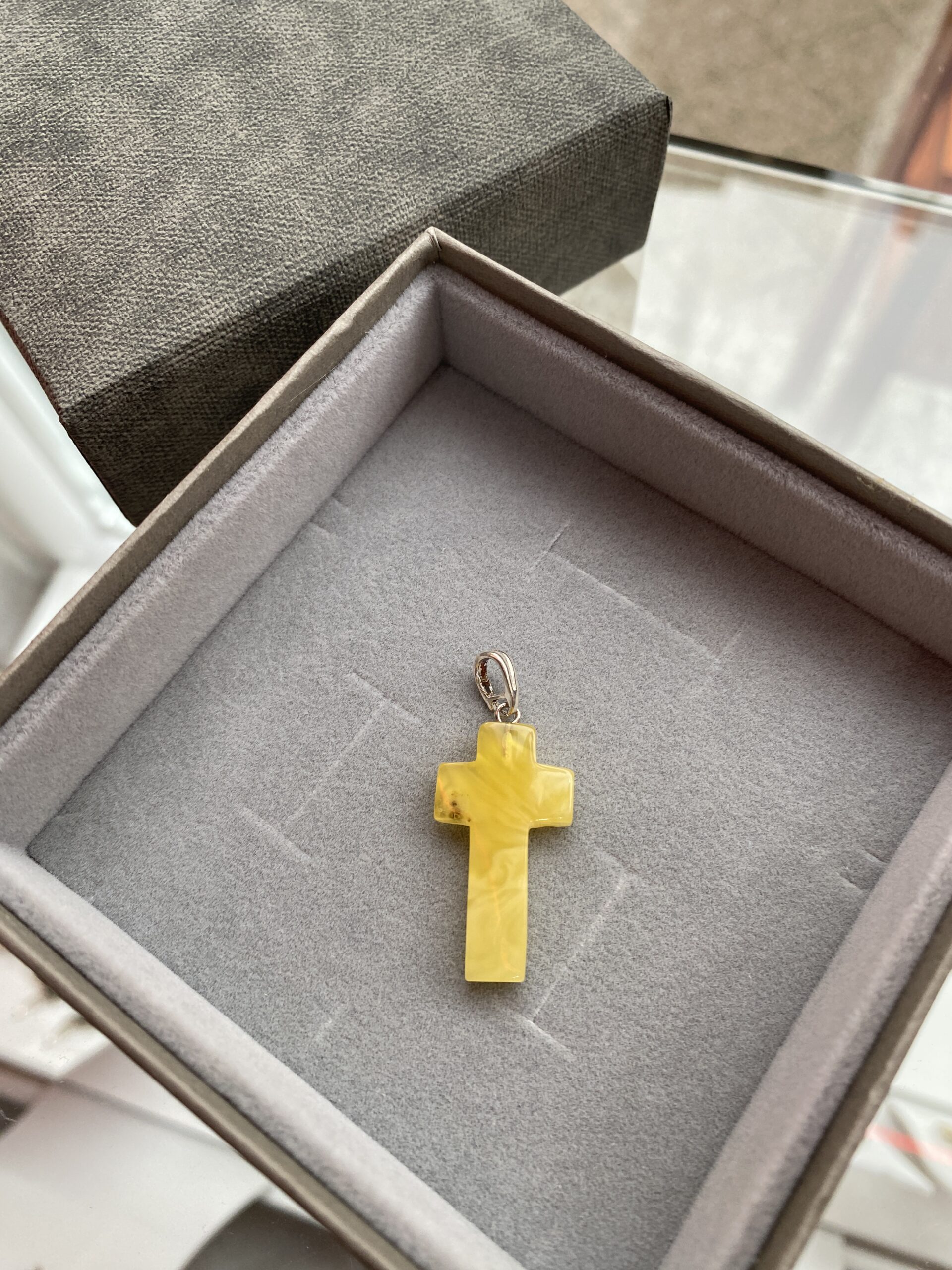 wisiorek srebrny pozłacany z bursztynu serce