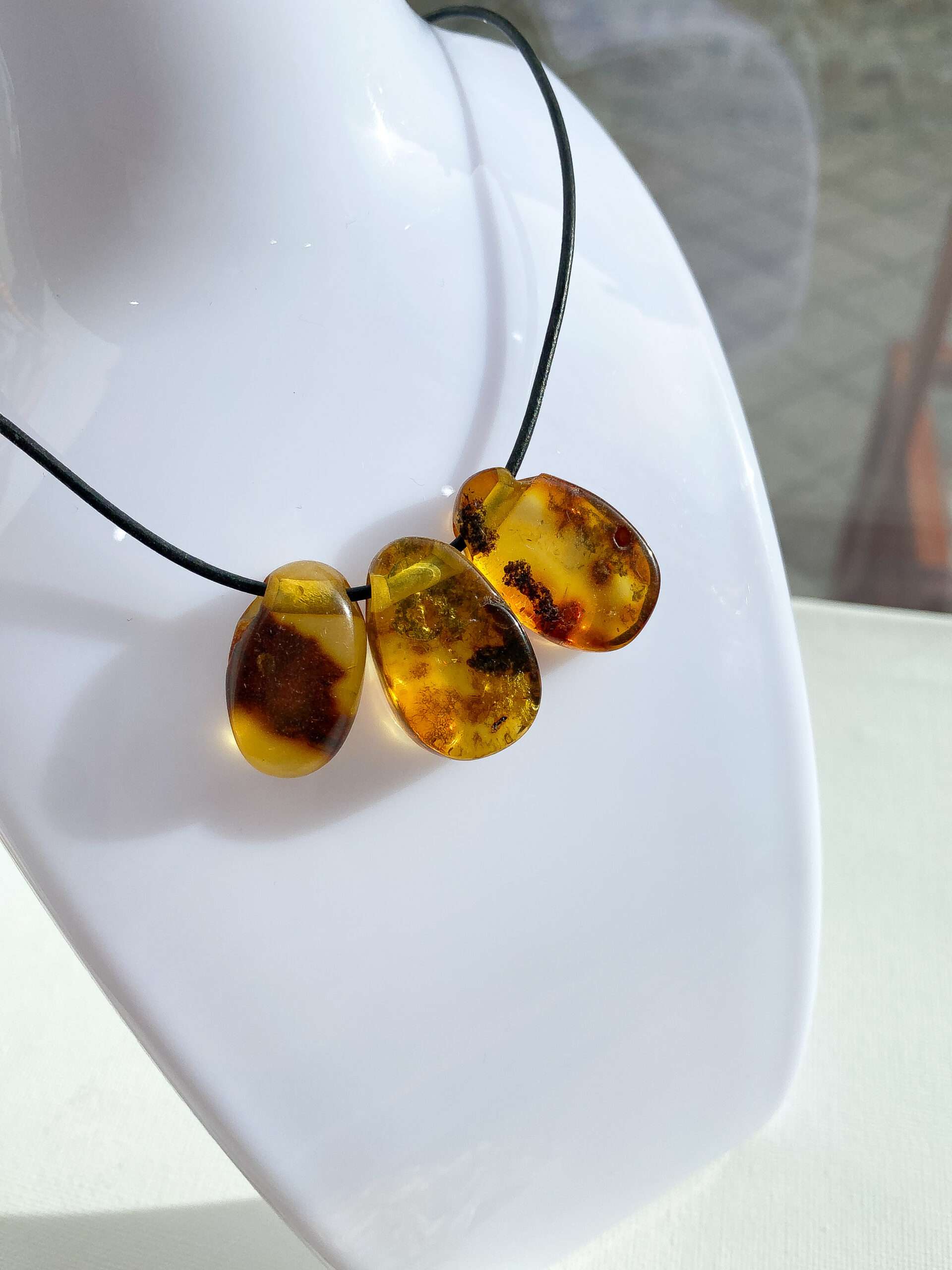 naszyjnik z naturalnym bursztynem