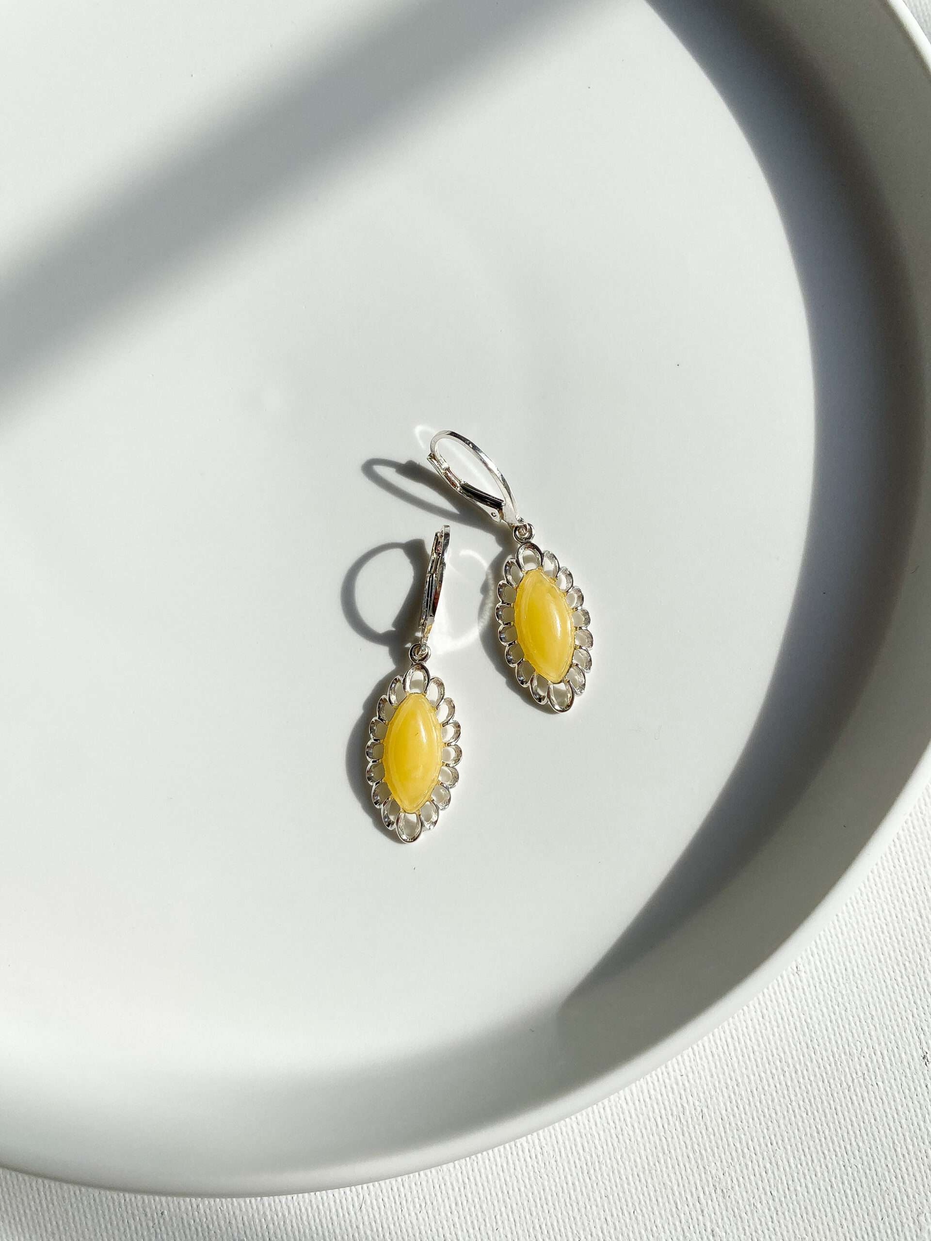 Kolczyki srebrne z bursztynem mlecznym