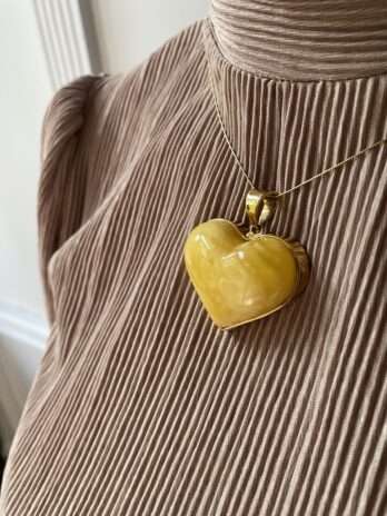 Naszyjnik z serce bursztynu mlecznego Gold