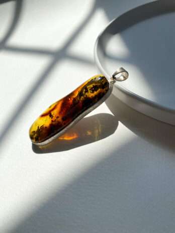 Wisior srebrny z bursztynem naturalnym Abyss