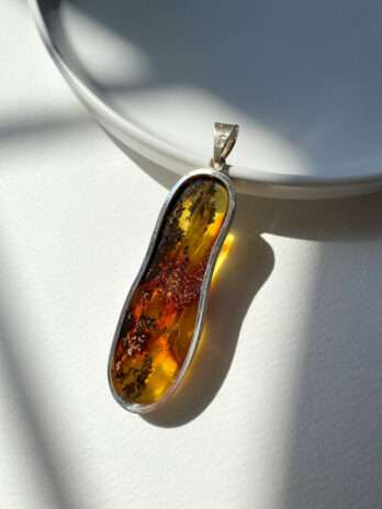 Wisior srebrny z bursztynem naturalnym Abyss