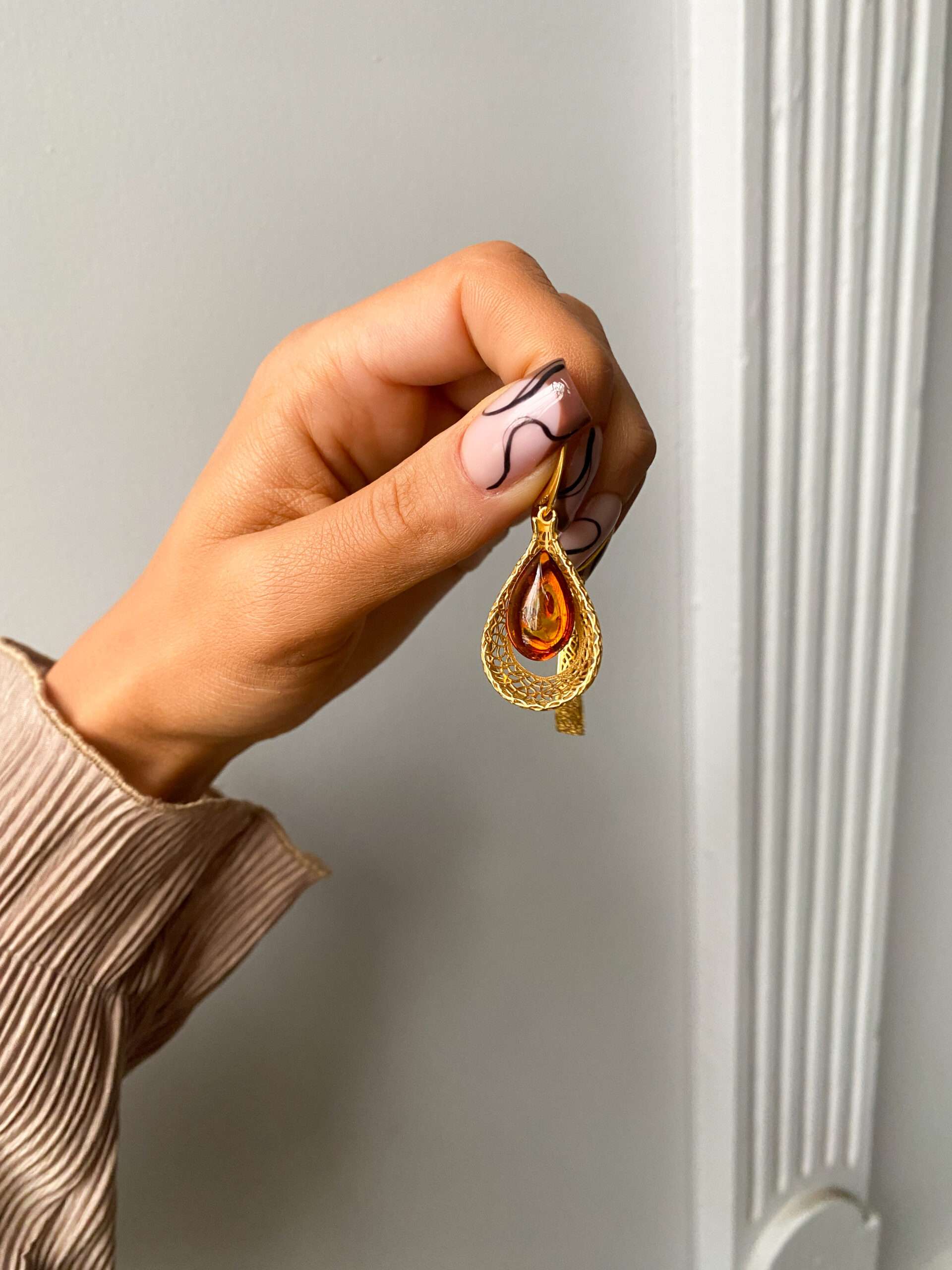 kolczyki srebrne pozłacane z bursztynem koniakowym