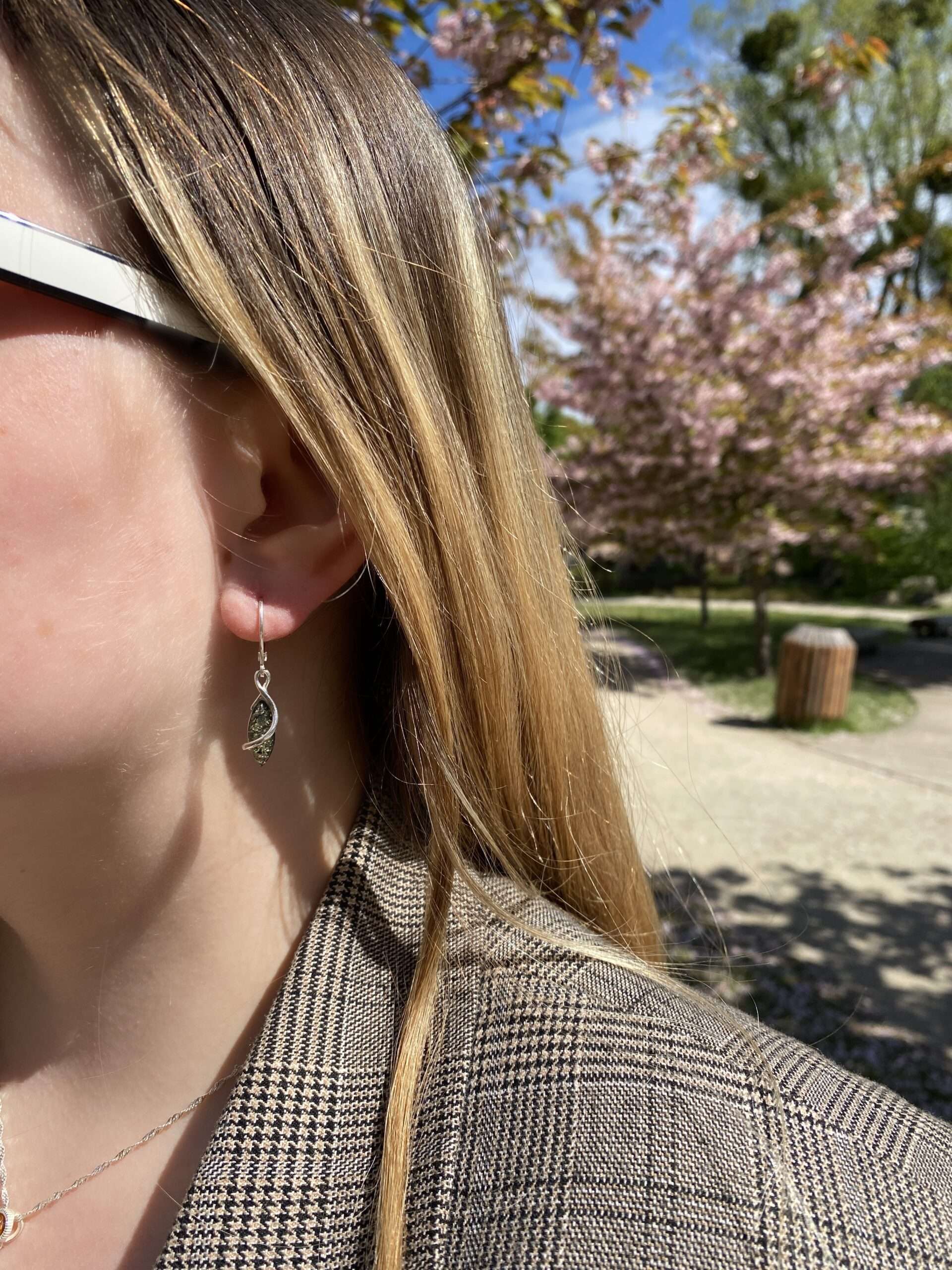 Kolczyki srebrne z bursztynem zielonym