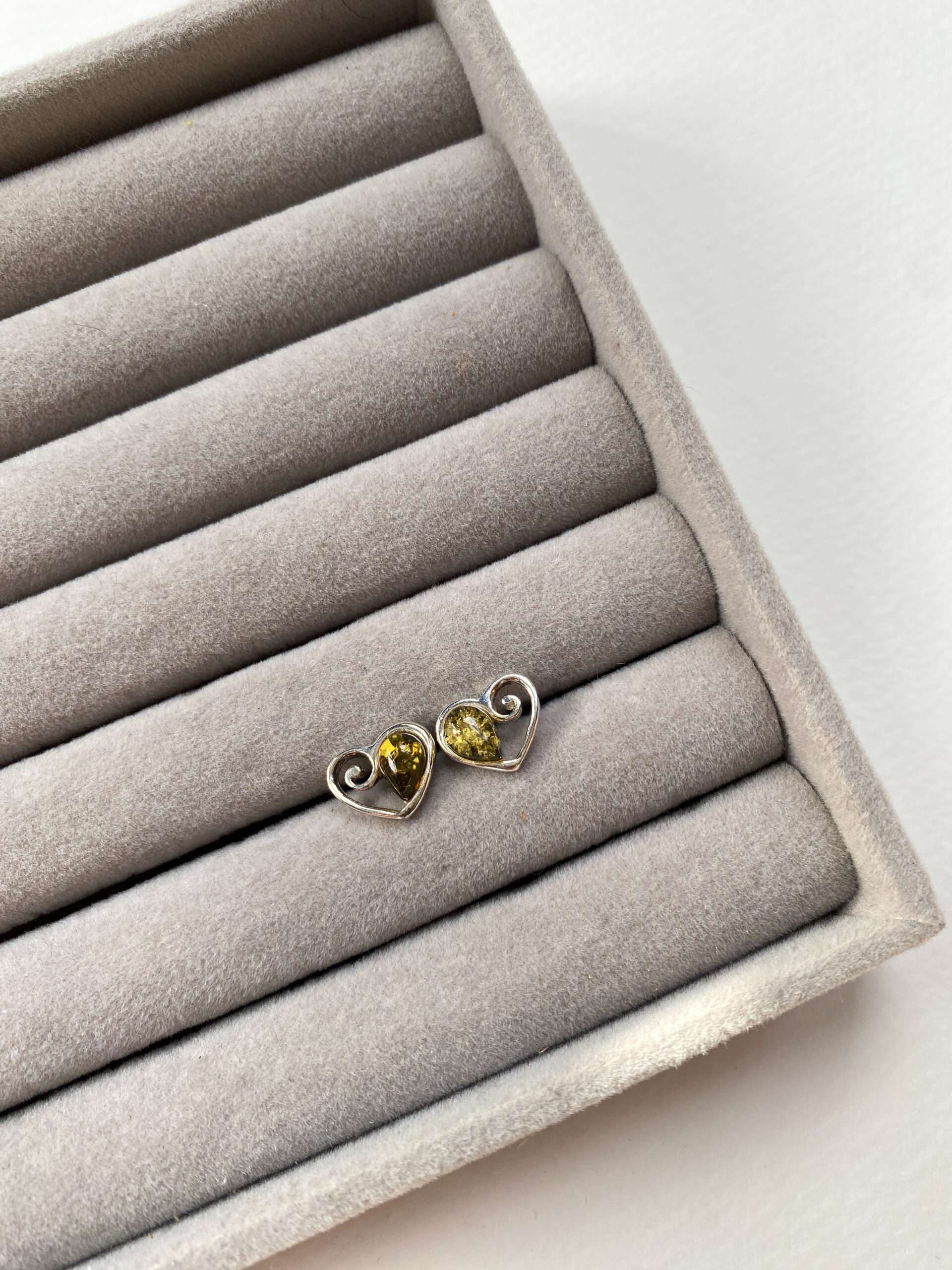 Kolczyki srebrne z bursztynem zielonym