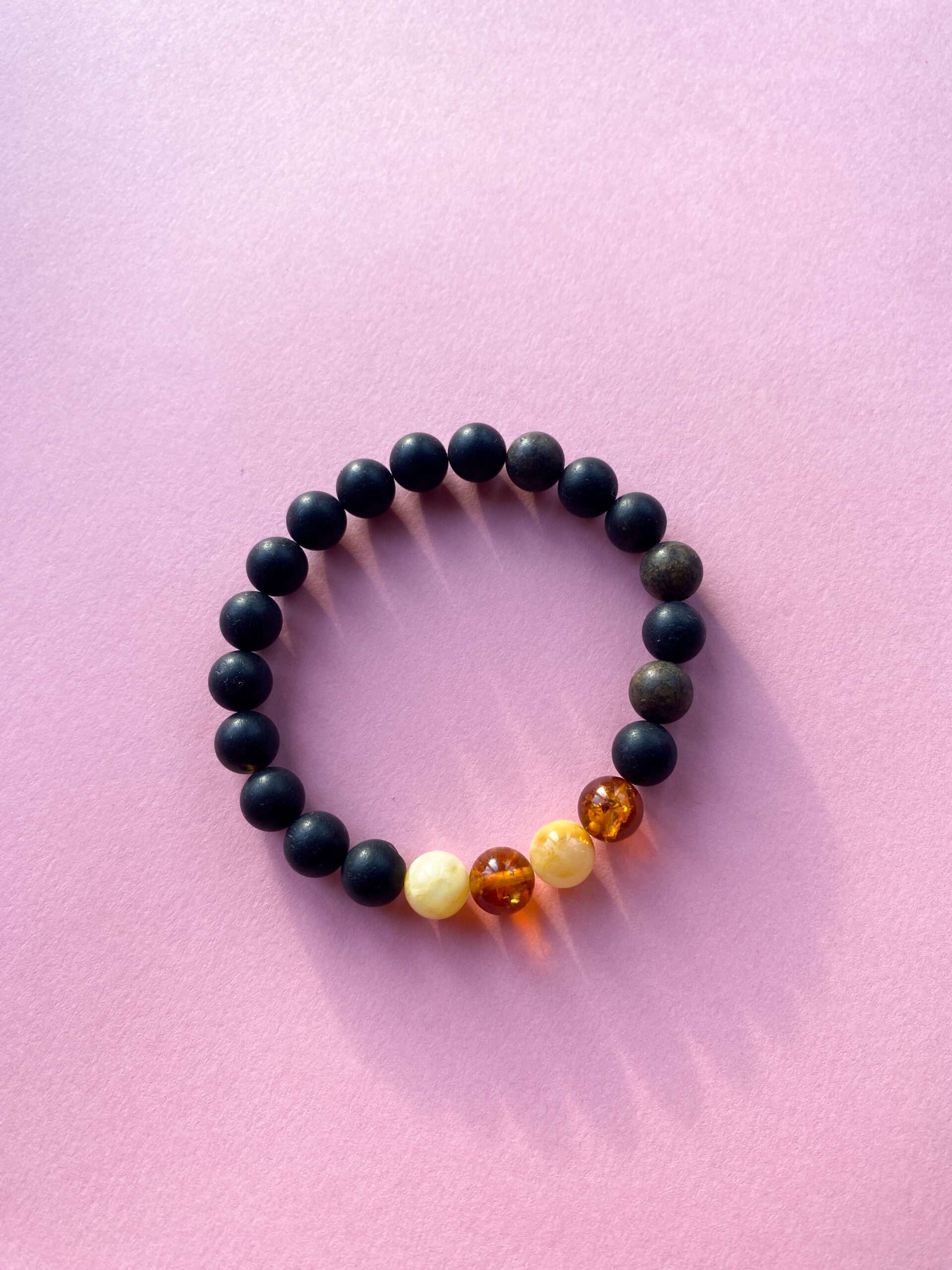 Bransoletka z kulek bursztynowych