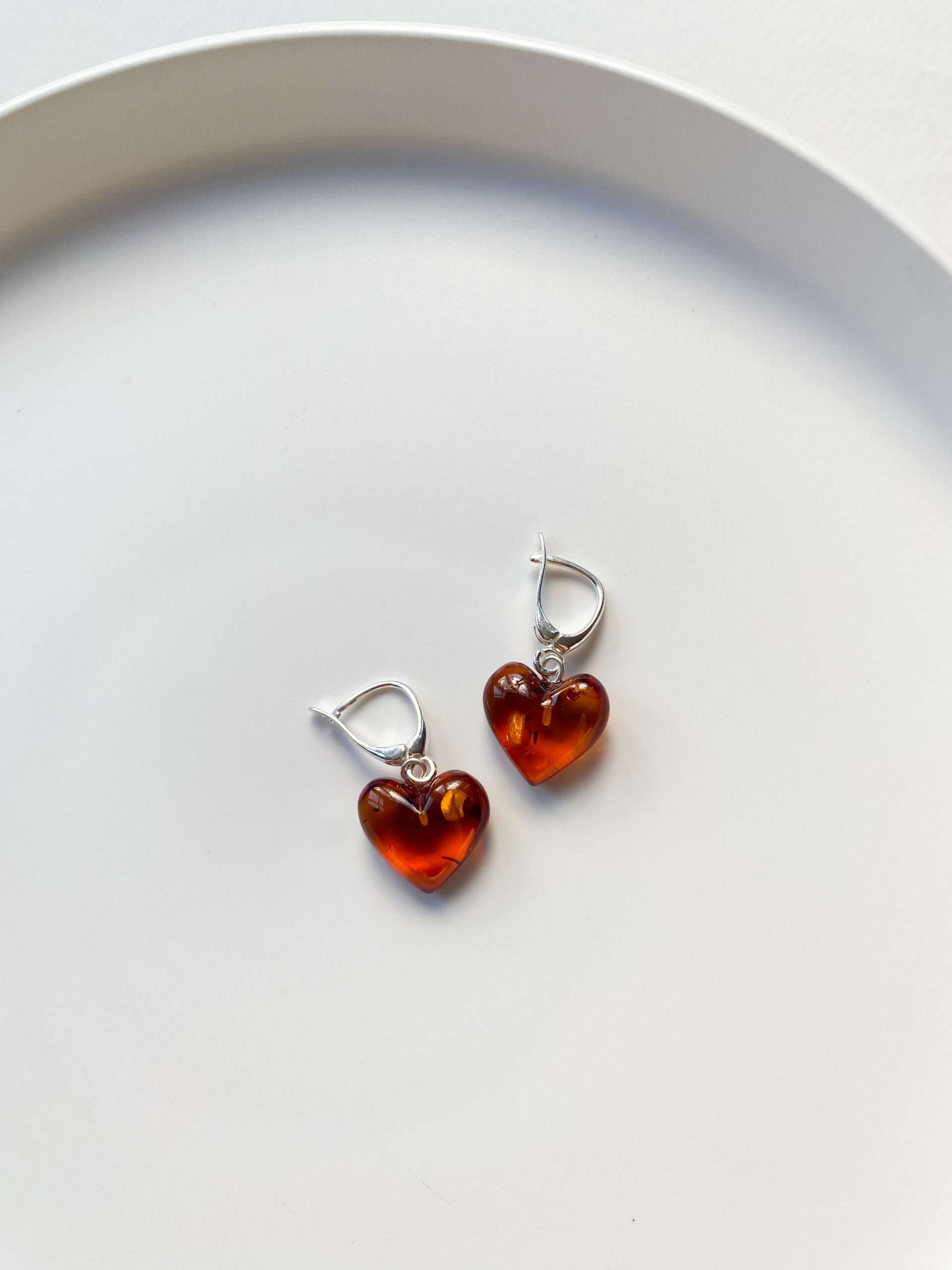 Kolczyki srebrne z bursztynem Serce