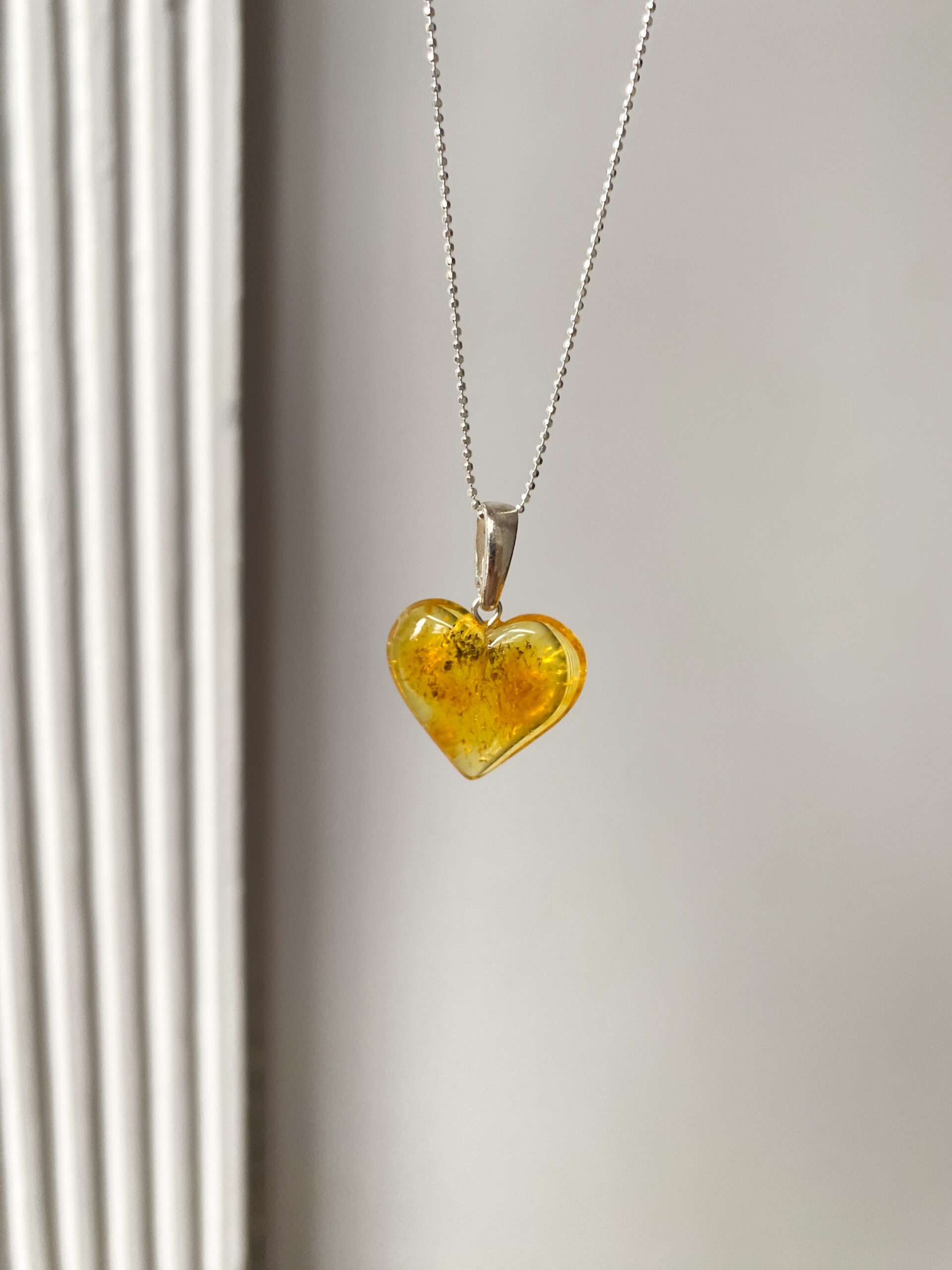 Naszyjnik srebrny serce z bursztynu naturalnego