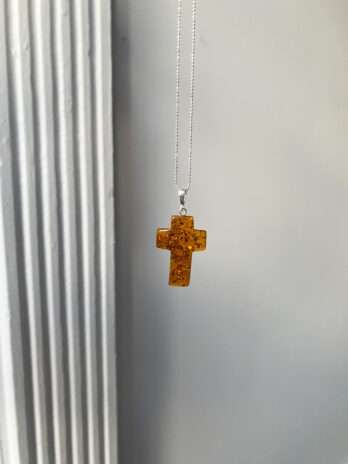 Naszyjnik srebrny krzyżyk z bursztynu Złote Światło