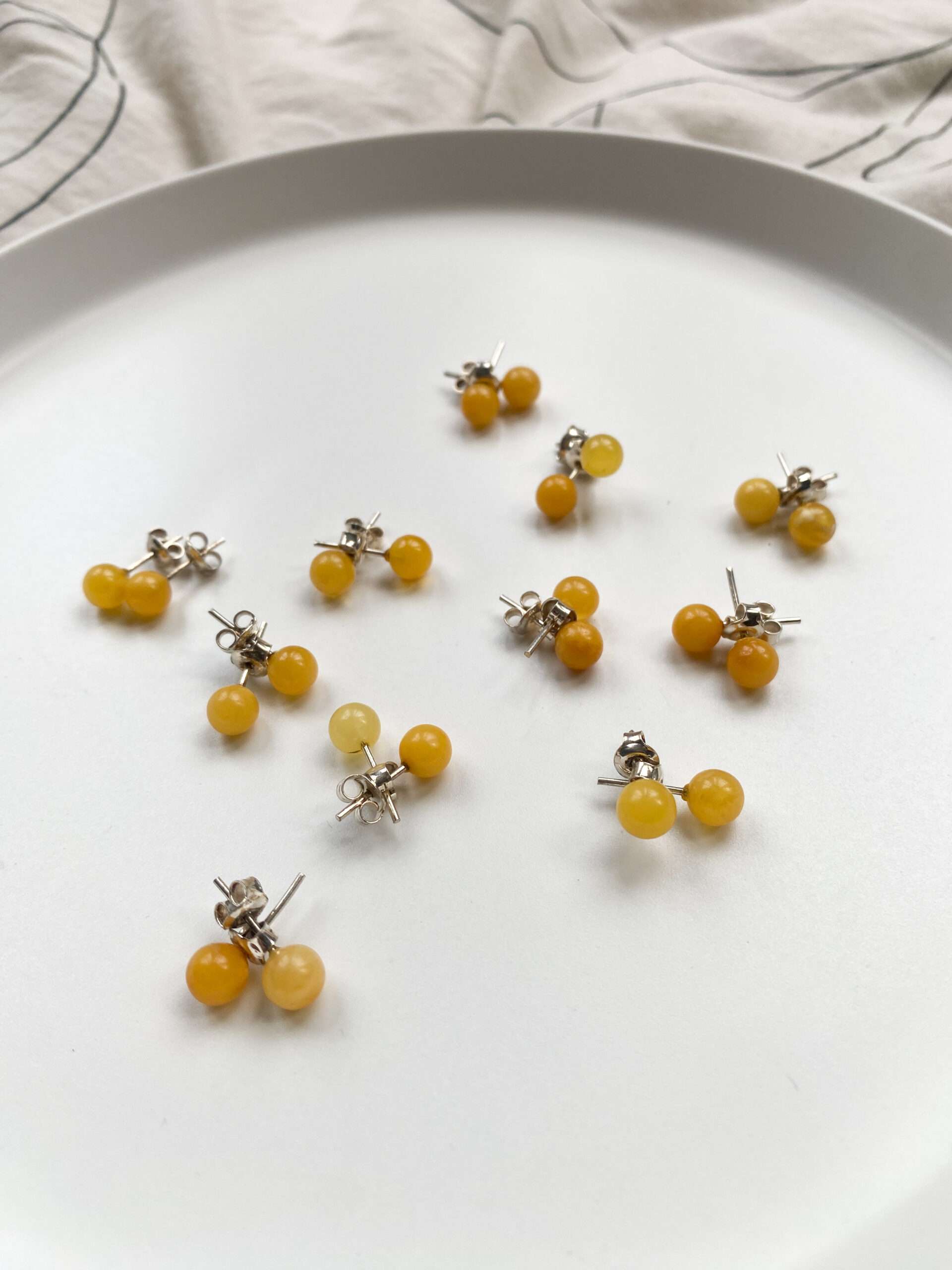 Kolczyki srebrne z bursztynem mlecznym