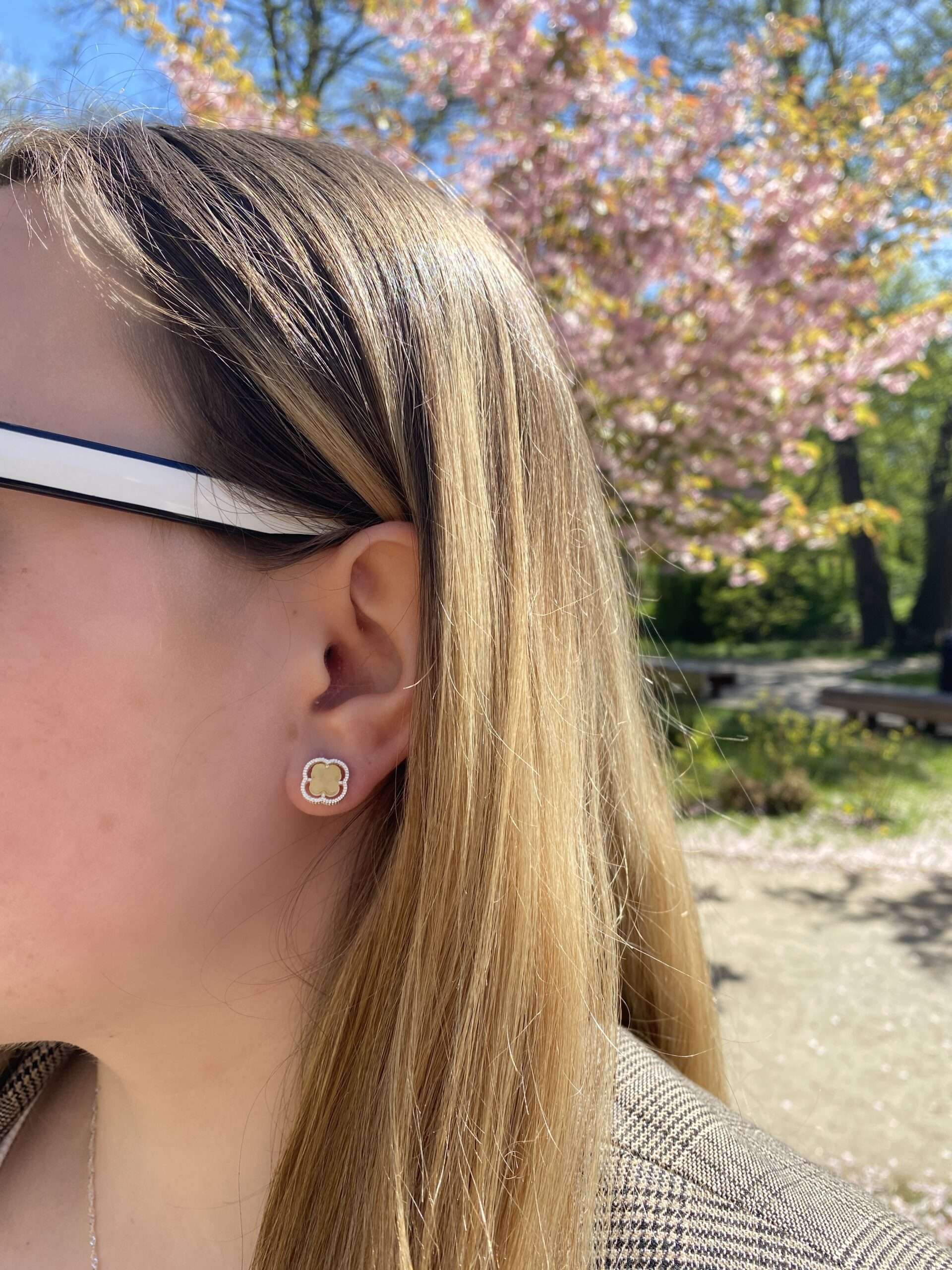 Kolczyki srebrne Koniczyna z bursztynem