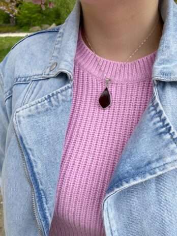 Wisior srebrny z bursztynem wiśniowym