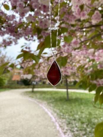 Wisior srebrny z bursztynem wiśniowym