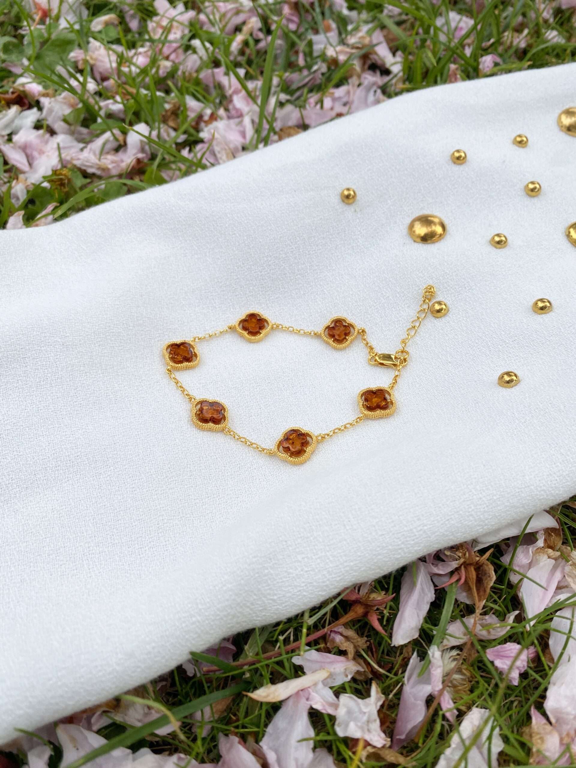 Bransoletka srebrna pozłacana z bursztynem koniakowym Koniczyny