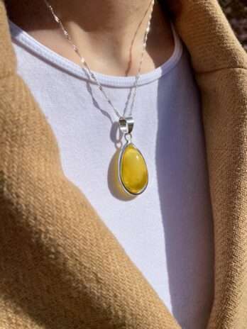 Wisior srebrny z bursztynem mleczno-cytrynowym