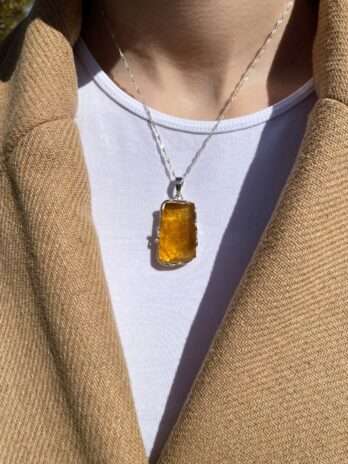 Wisior srebrny z bursztynem naturalnym