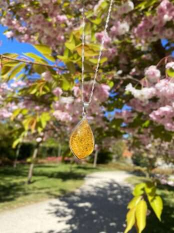 Wisior srebrny z bursztynem naturalnym