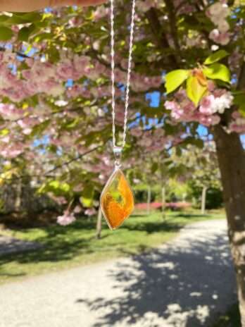 Wisior srebrny z bursztynem naturalnym