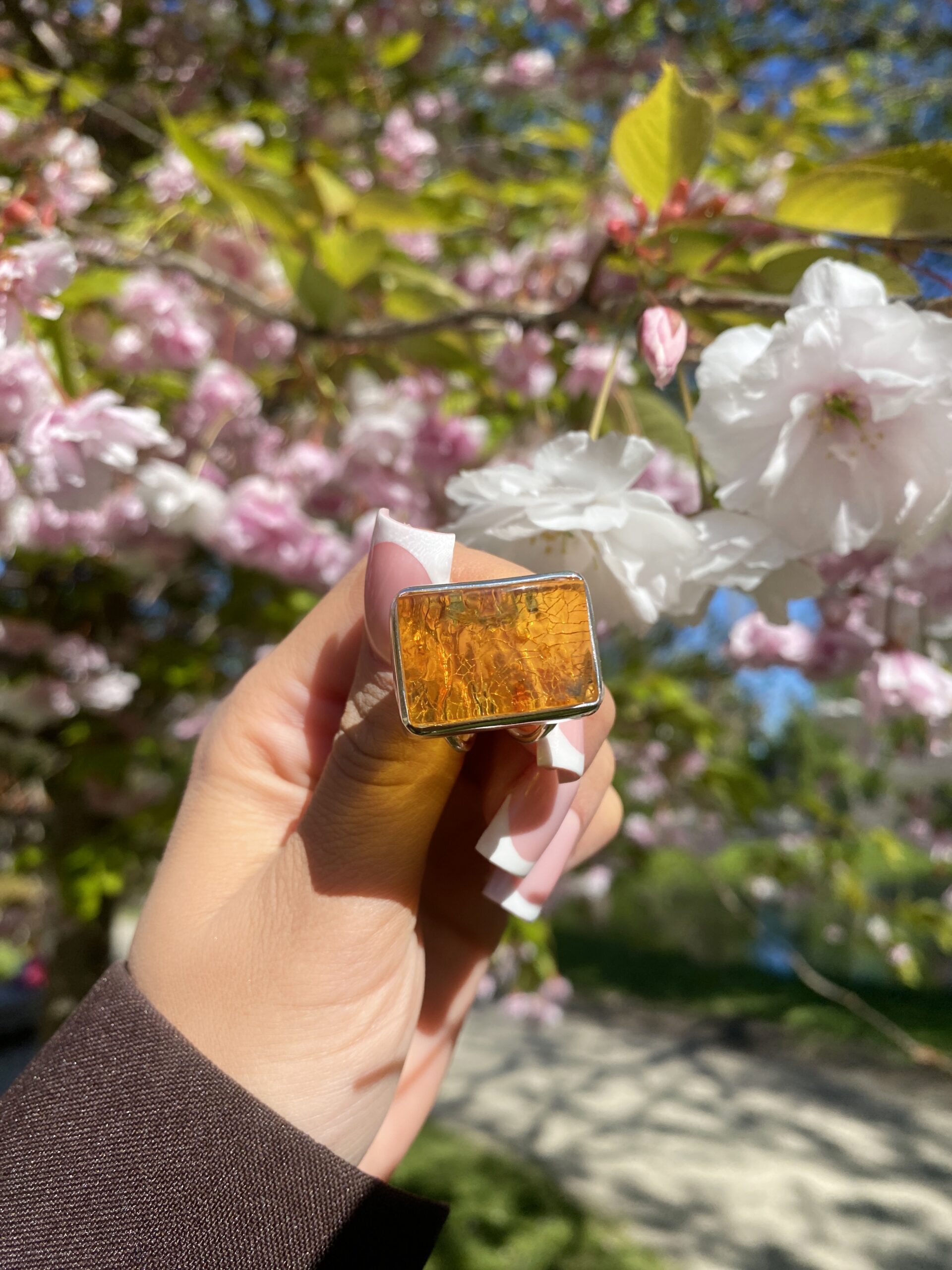 Wisior srebrny z bursztynem zielonym