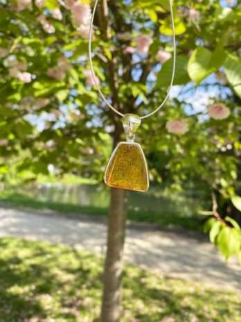 Wisior srebrny z bursztynem naturalnym