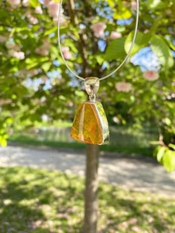 Wisior srebrny z bursztynem naturalnym