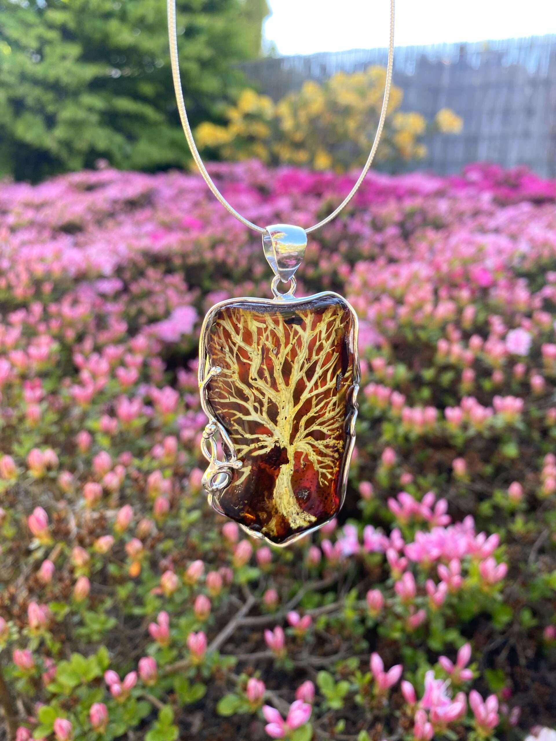 Wisior srebrny z bursztynem wiśniowym