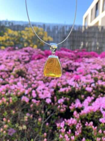 Wisior srebrny z bursztynem naturalnym