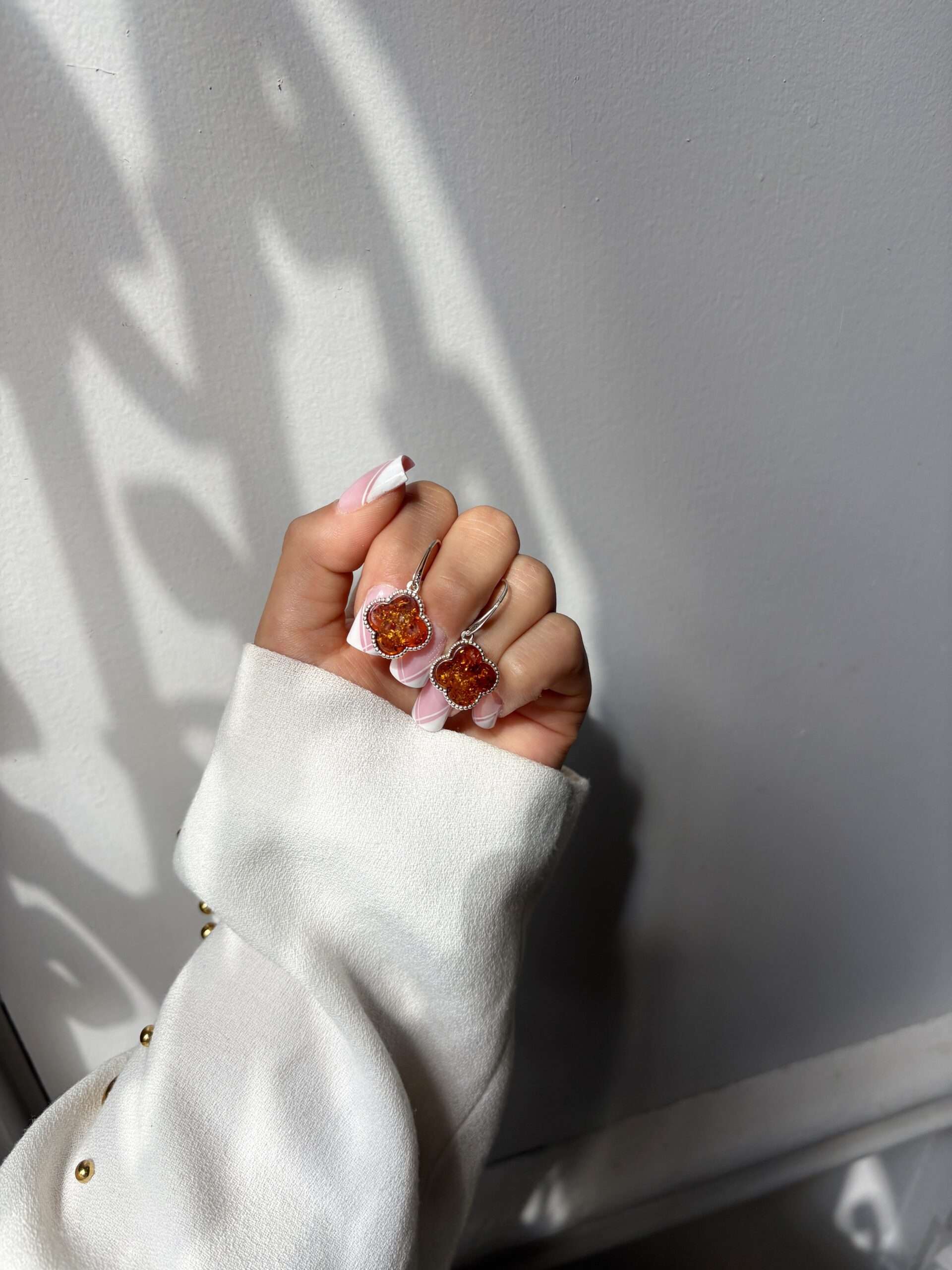 Pierścionek srebrny z bursztynem zielonym