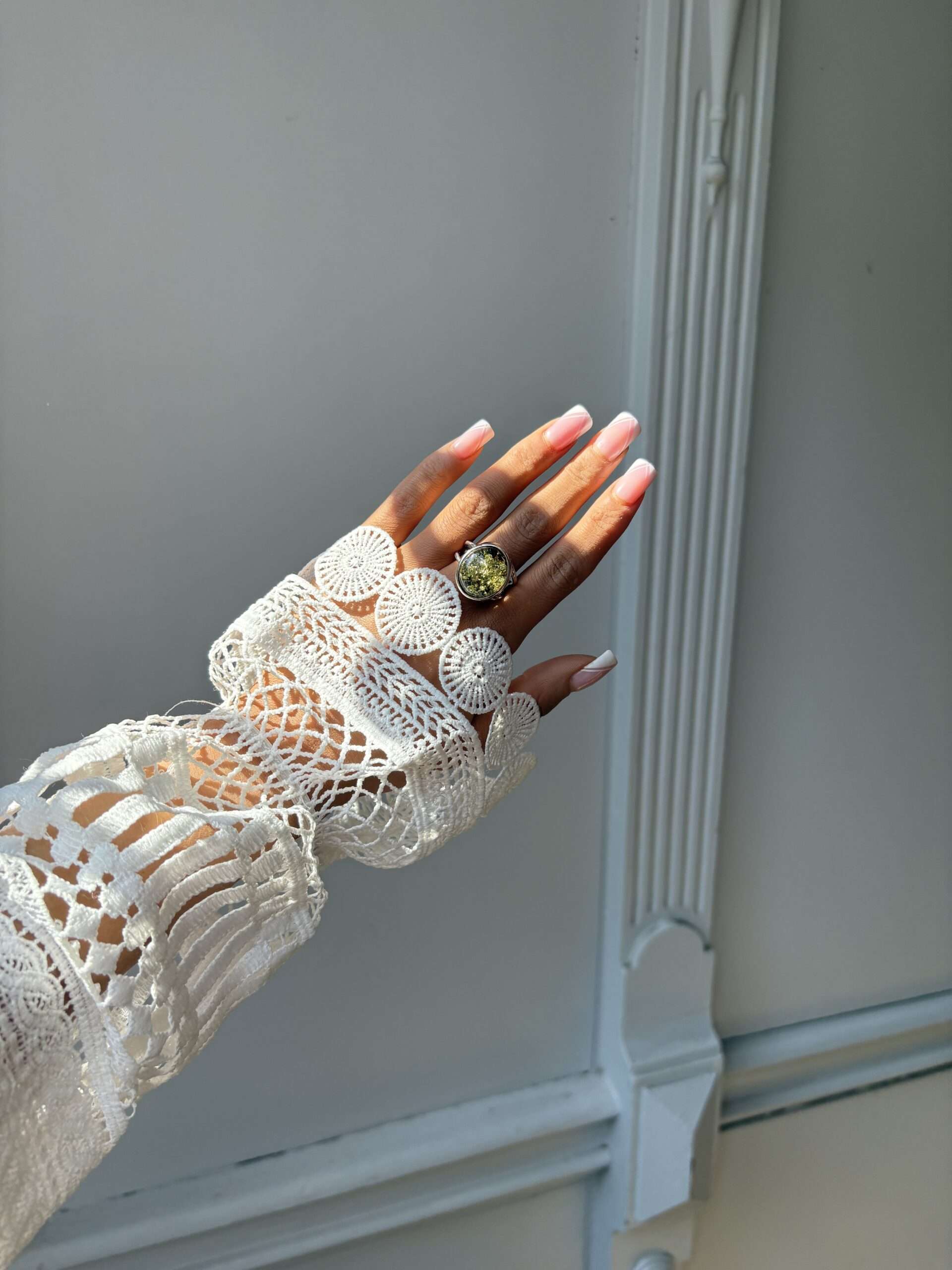 Pierścionek srebrny z bursztynem zielonym 4 Pierścionek srebrny z bursztynem zielonym - obrazek 2