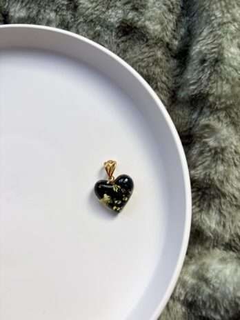 Wisiorek srebrny pozłacany z bursztynem zielonym Serce