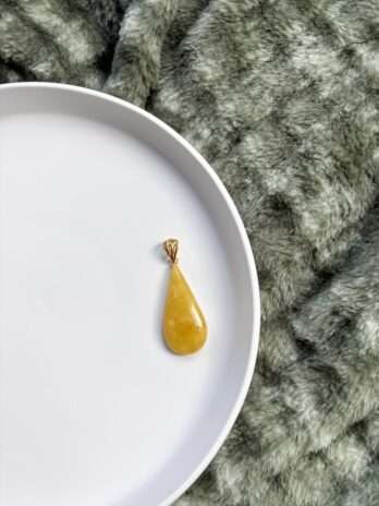 Wisiorek srebrny pozłacany z bursztynem mlecznym