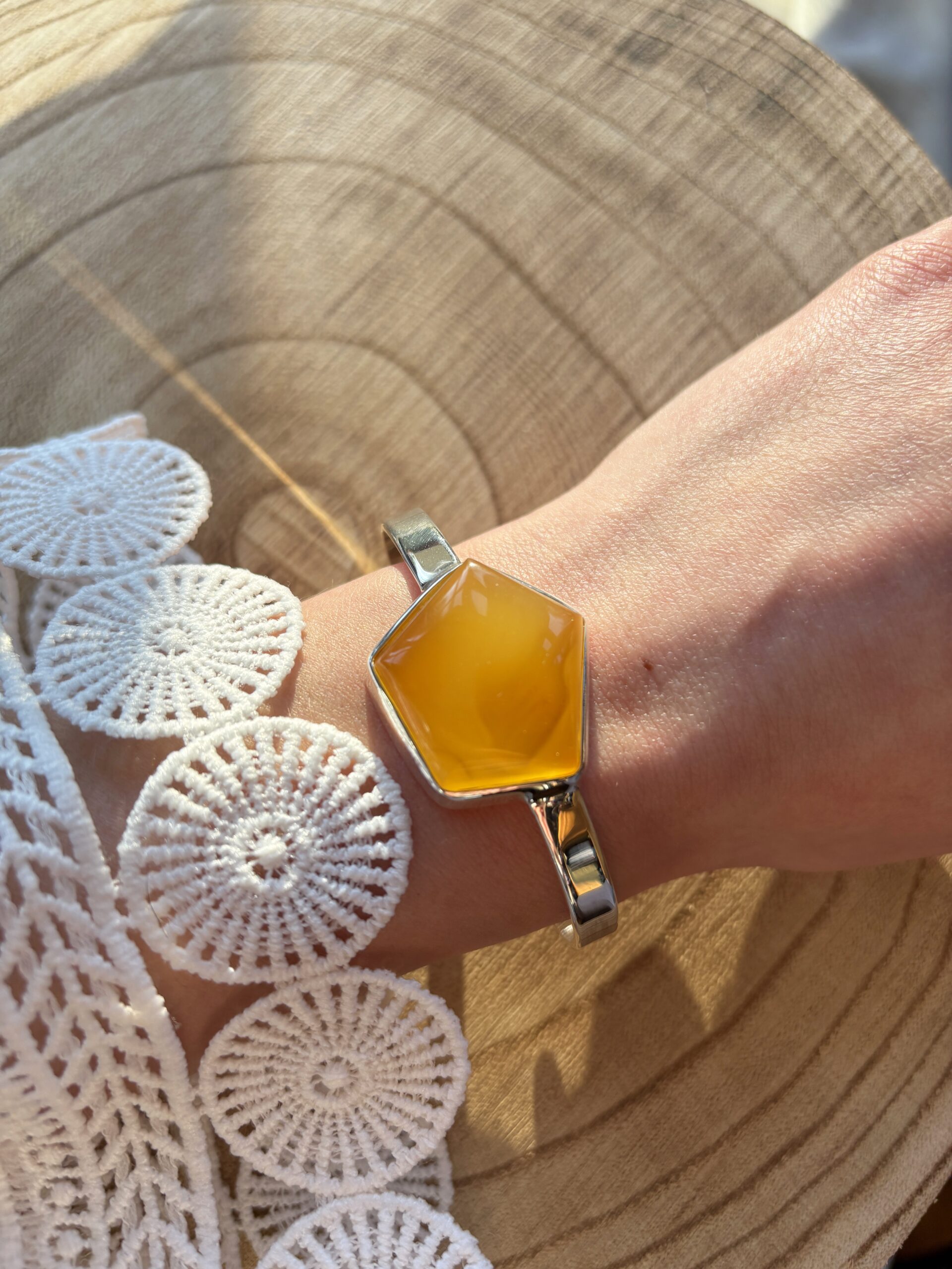 Bransoletka srebrna z bursztynem miodowym