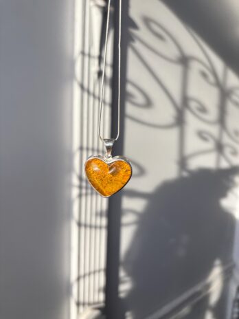 Wisior srebrny z bursztynem naturalnym