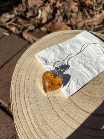 Wisior srebrny z bursztynem naturalnym