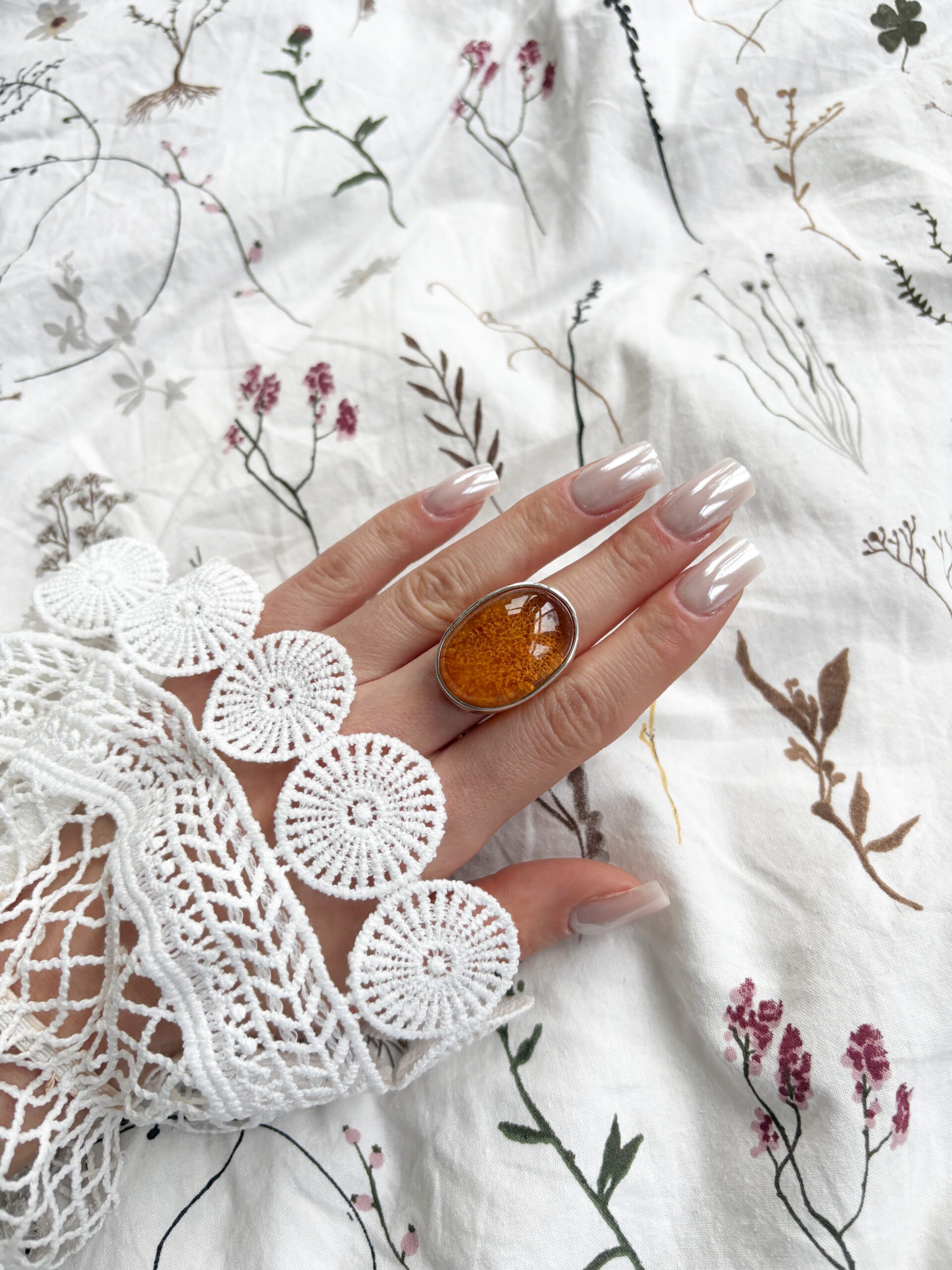 Pierścionek srebrny z bursztynem naturalnym