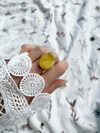 Pierścionek srebrny z bursztynem cytrynowym z mgłą