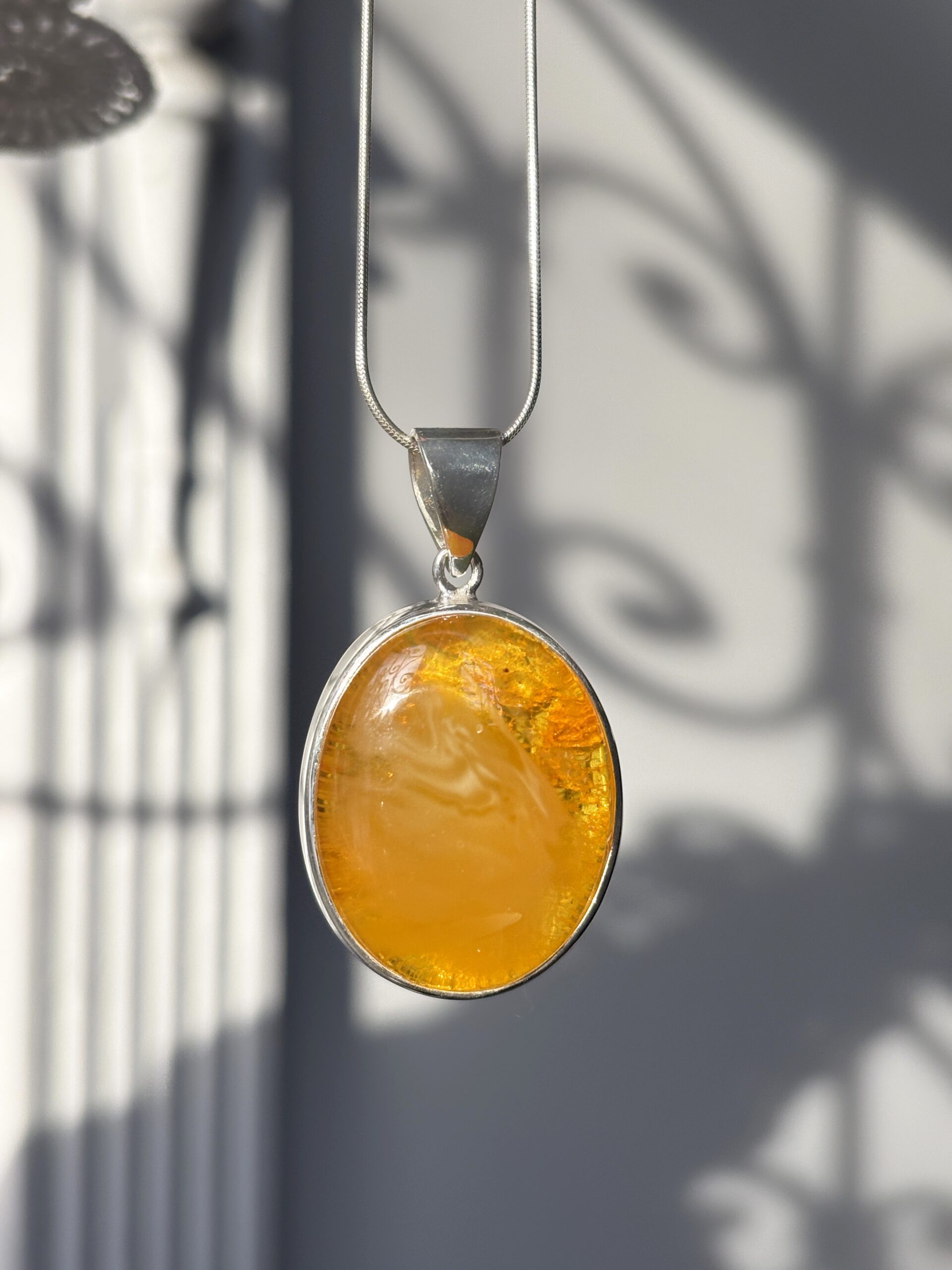 Wisior srebrny z bursztynem mleczno-cytrynowym