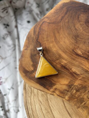 Wisior srebrny z bursztynem mlecznym