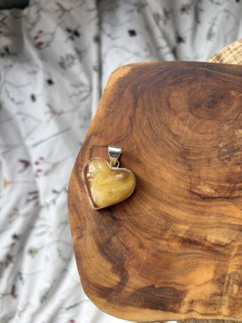 Wisior srebrny z bursztynem naturalnym