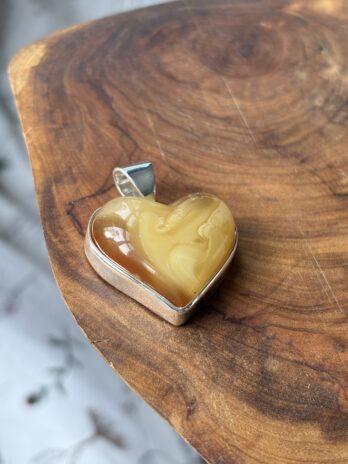 Wisior srebrny z bursztynem naturalnym