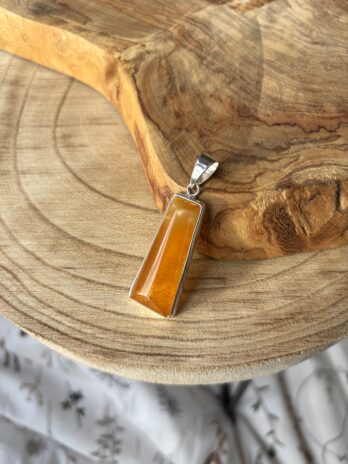 Wisior srebrny z bursztynem naturalnym