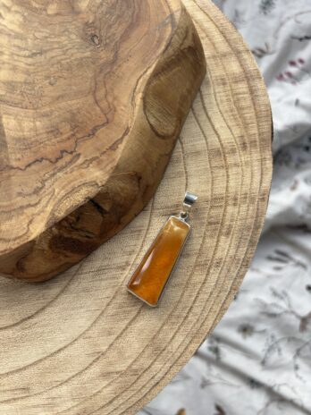 Wisior srebrny z bursztynem naturalnym