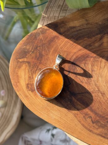 Wisior z bursztynem naturalnym Classy