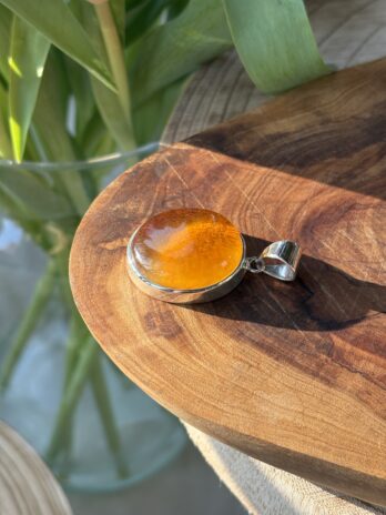 Wisior z bursztynem naturalnym Classy