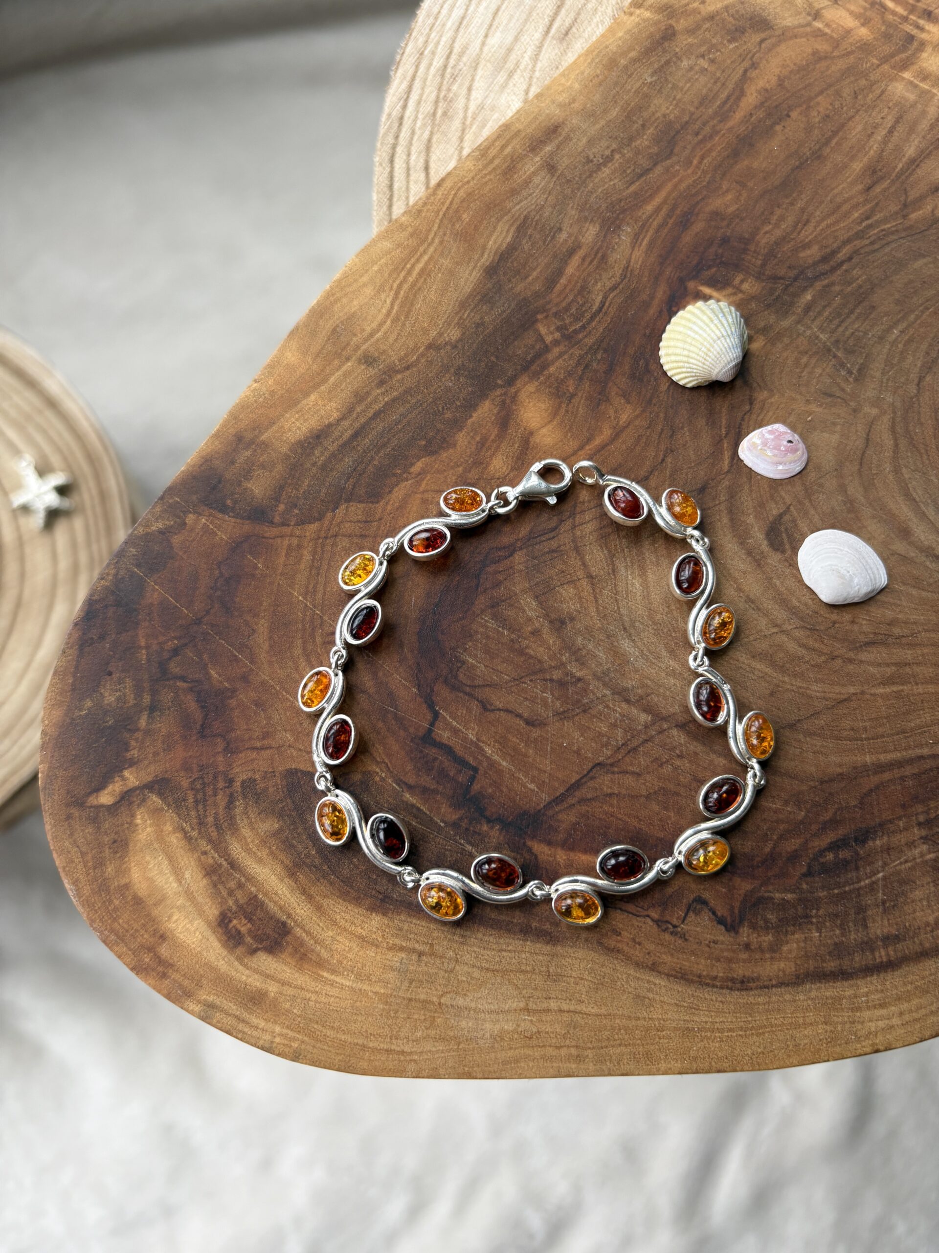 Bransoletka z bursztynem bałtyckim