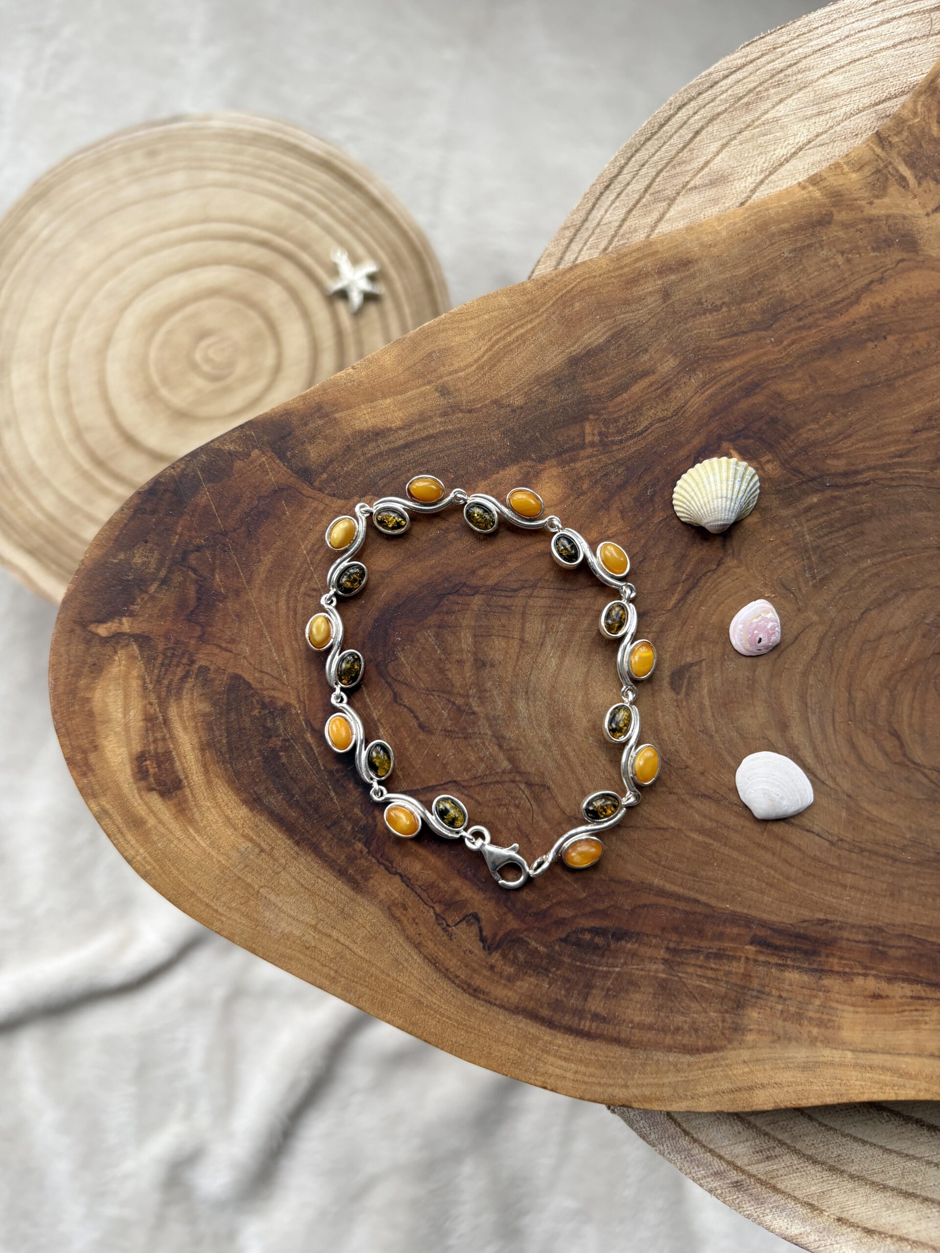 Bransoletka z bursztynem bałtyckim