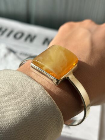 Bransoletka z bursztynem miodowym